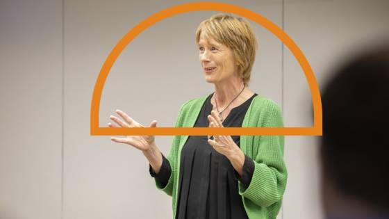 Desireé Knoppen in class